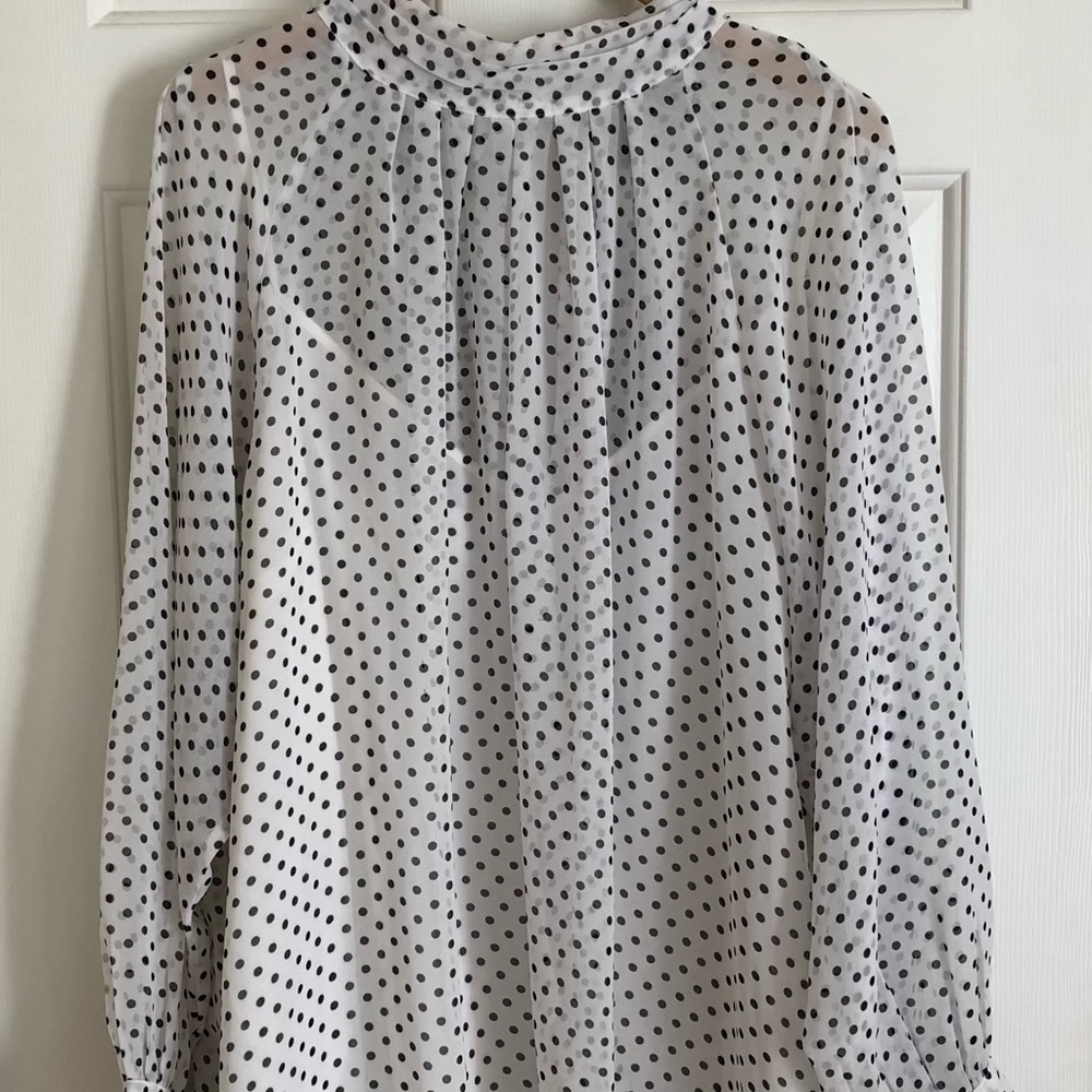 ASOS Curve dotty blouse - Picture 3 of 10